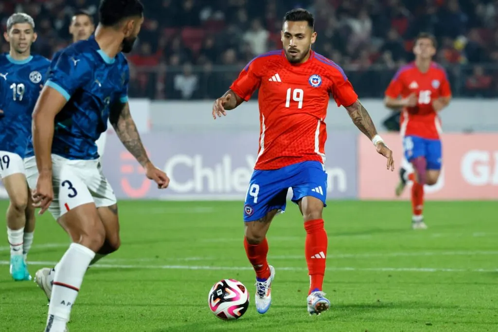 Marcos Bolados con la camiseta de la Selección Chilena.