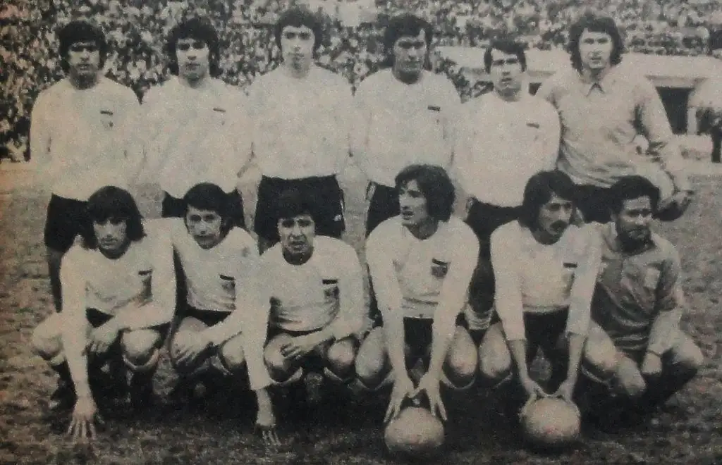 El plantel de Colo-Colo 1974 que no obtuvo puntos en la Copa Libertadores.