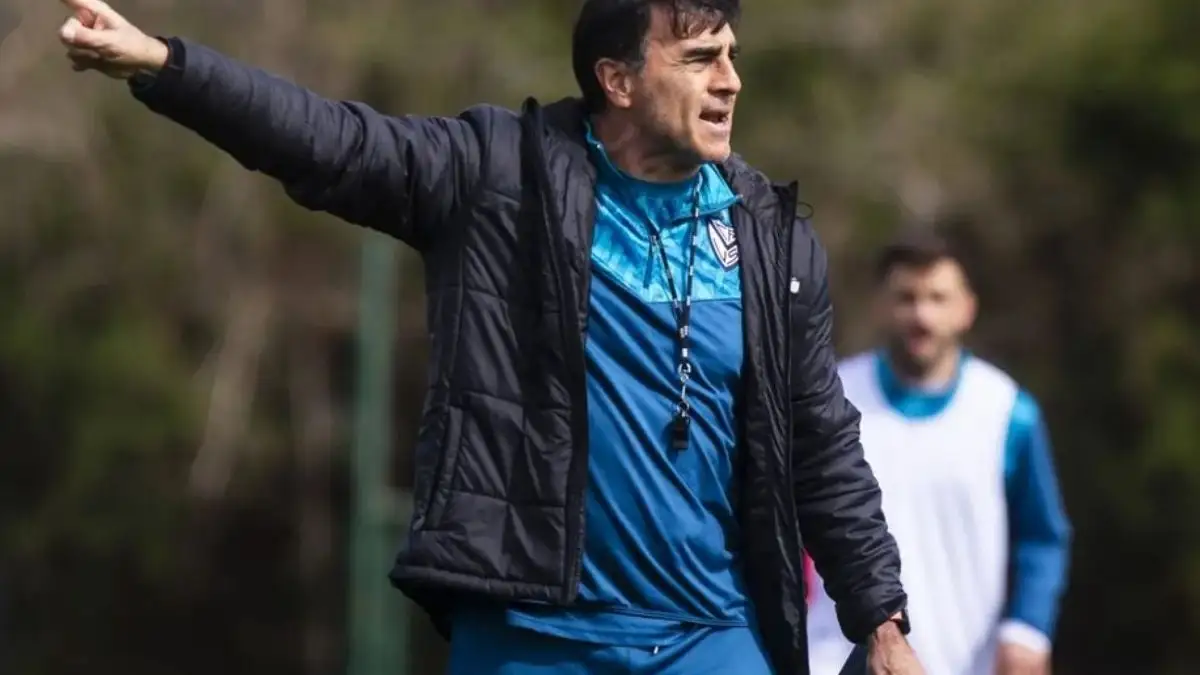 Gustavo Quinteros no seguirá siendo el DT de Vélez Sarsfield para la temporada 2025.