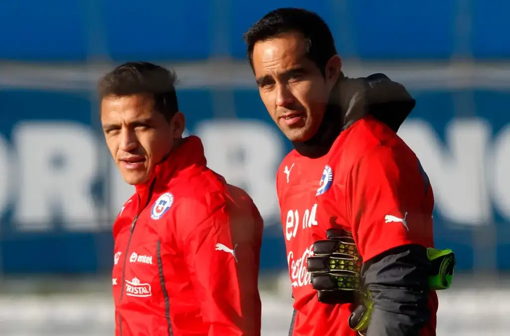 Roberto Rojas comparó situación de Claudio Bravo con la de Alexis Sánchez por nómina de ‘La Roja’.