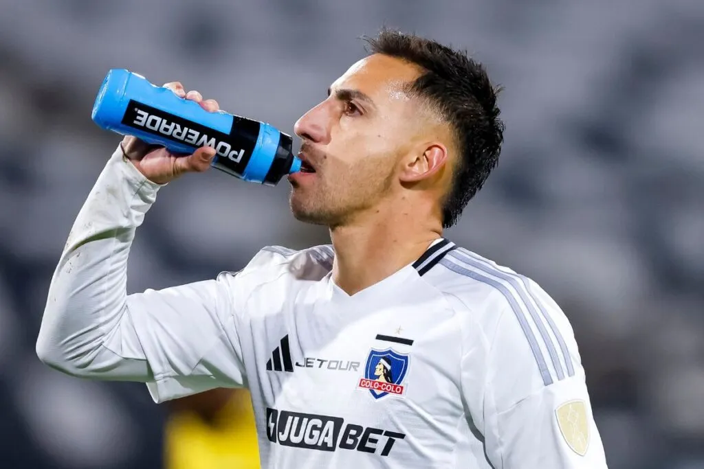 Para Javier Correa la eliminación de Colo-Colo, paso más por la sanción de Conmebol que por por la falta de juego del plantel.