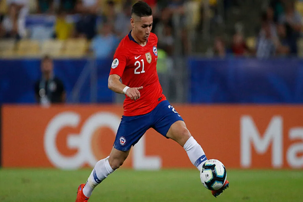Futbol, Chile vs Uruguay
Copa America 2019
El jugador de la seleccion chilena Oscar Opazo controla el balon durante el partido del grupo C de la Copa America contra Uruguay disputado en el estadio Maracana de Rio de Janeiro, Brasil.
24/06/2019
Andres Pina/Photosport

Football, Chile vs Uruguay
Copa America Championship 2019
Chile's player Oscar Opazo controls the ball during the group C match of the Copa America Championship against Uruguay held at the Maracana stadium in Rio de Janeiro, Brazil.
24/06/2019
Andres Pina/Photosport