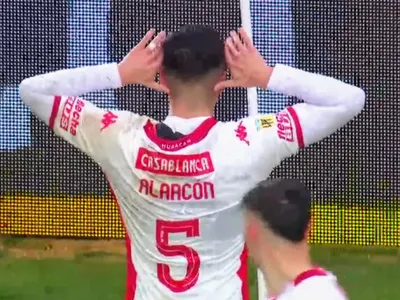 Desde 30 metros: Así fue el golazo de Williams Alarcón en el clásico frente a San Lorenzo