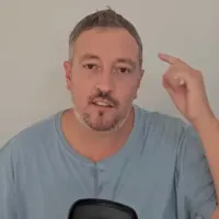 «A Colo-Colo lo dirige un gordo borracho»: Periodista argentino lanza un feroz ninguneo al Cacique