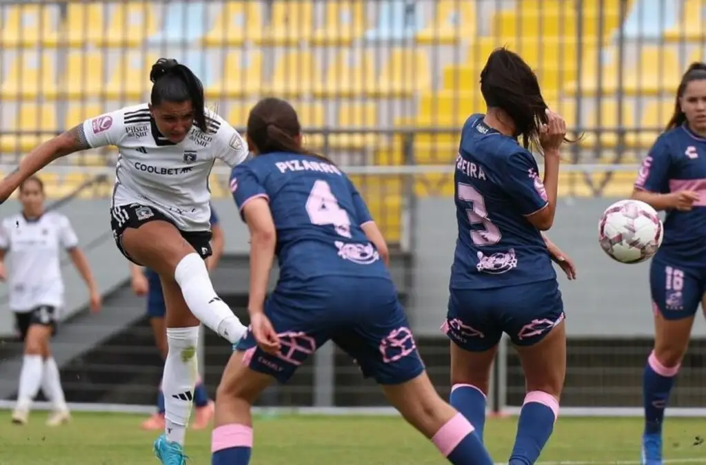 Colo-Colo goleó a Everton en la ida por los Cuartos de Final.