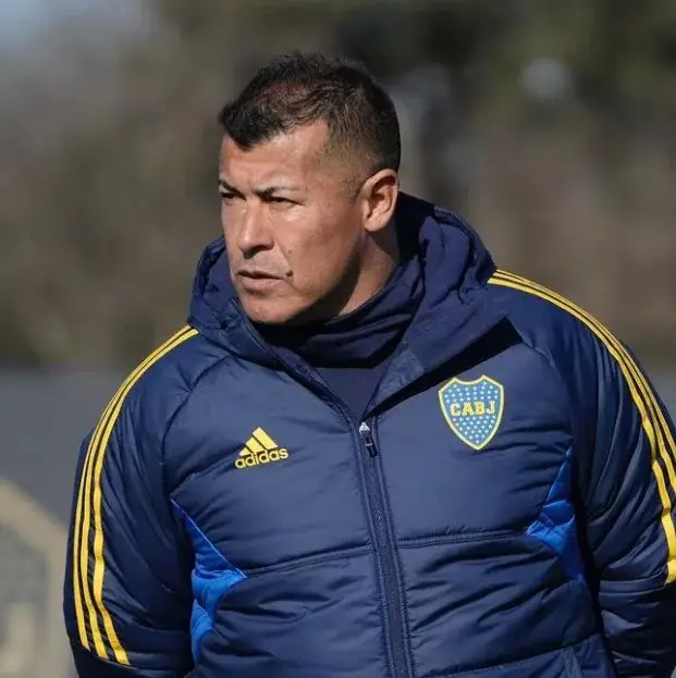 Jorge-Almirón toma fuerza para arribar a Colo-Colo en 2024.