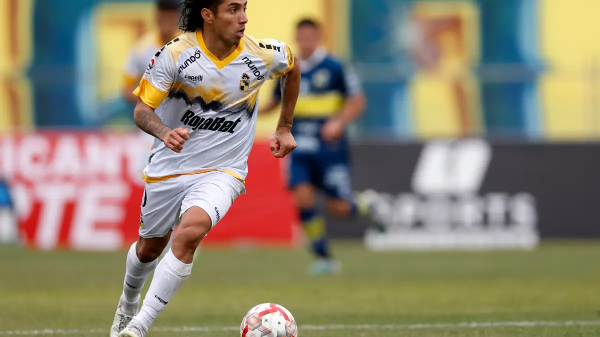 Futbol, Everton vs Coquimbo Unido. Fecha 10, campeonato Nacional 2024. El jugador de Coquimbo Unido Luciano Cabral es fotografiado durante el partido de primera division contra Everton disputado en el estadio Sausalito de Vina del Mar, Chile. 28/04/2024 Andres Pina/Photosport Football, Everton vs Coquimbo Unido. 10th turn, 2024 National Chamoionship. Coquimbo Unido’s player Luciano Cabral is pictured during the first division match against Everton held at the Sausalito stadium in Vina del Mar, Chile. 28/04/2024 Andres Pina/Photosport