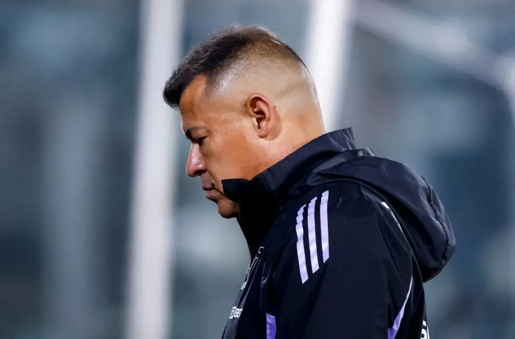 En caso de gestionar la venta de un jugador, Blanco y Negro podría buscar la salida de Jorge Almirón.