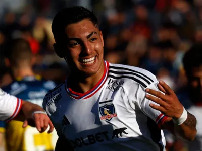 Una nueva opción: Equipo de Medio Oriente tienta a Colo-Colo y entra en la pelea por Jordhy Thompson