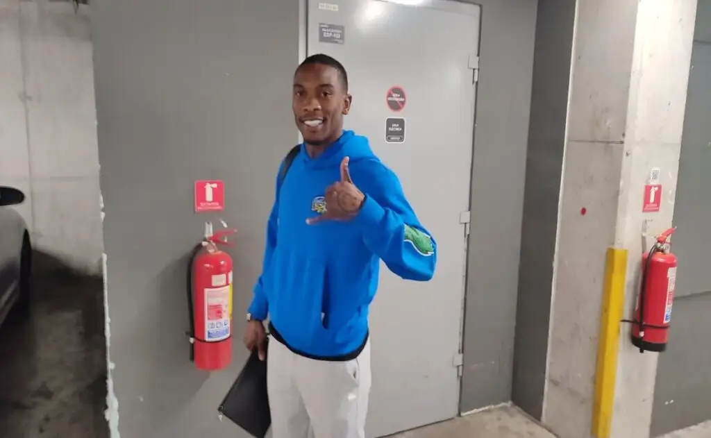Fabián Castillo ya está en Chile.