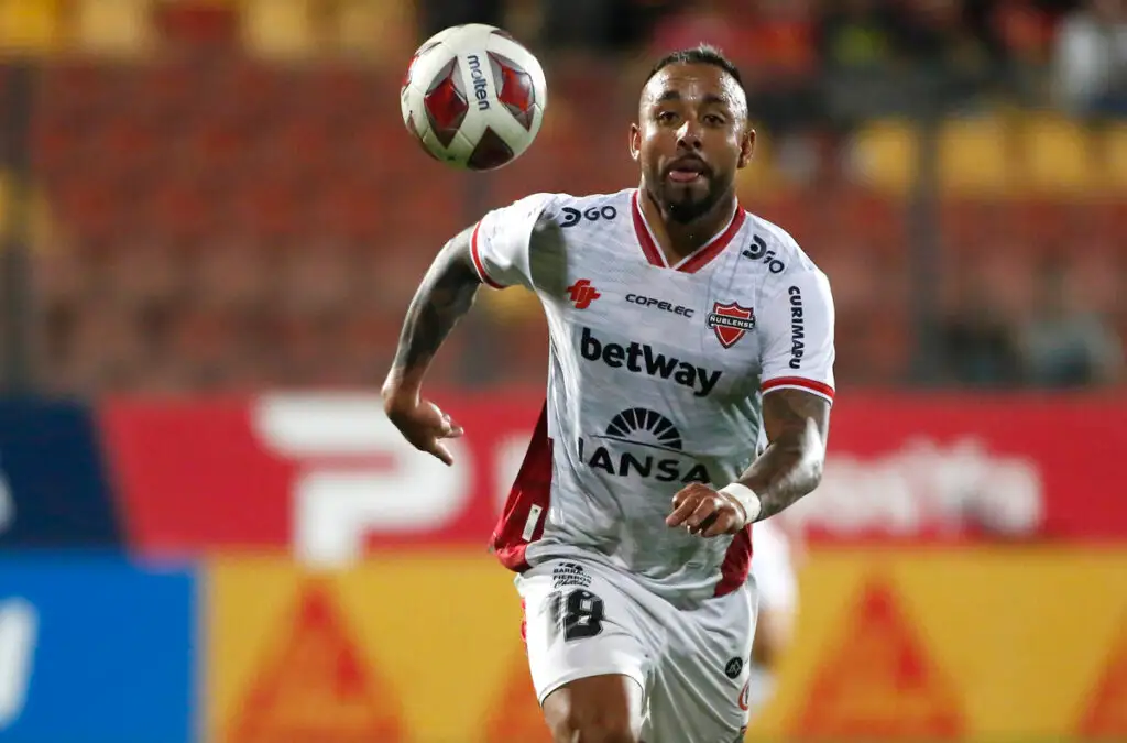 Bernardo Cerezo no podrá enfrentar a Colo-Colo.
