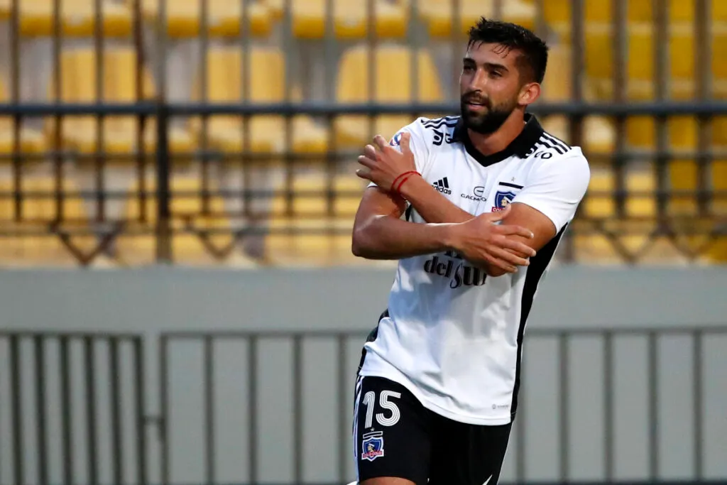 Emiliano Amor sumando minutos en el compromiso amistoso de Colo-Colo vs River Plate