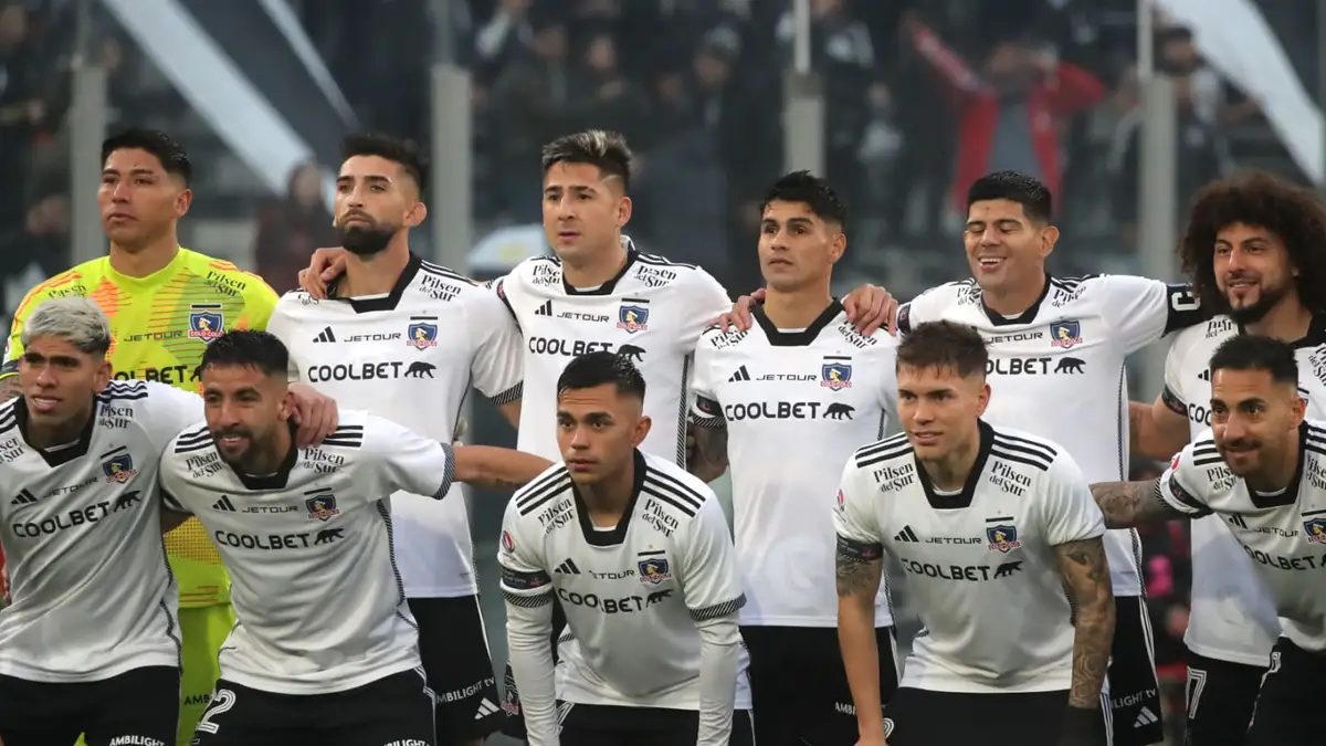 Formación de Colo-Colo.