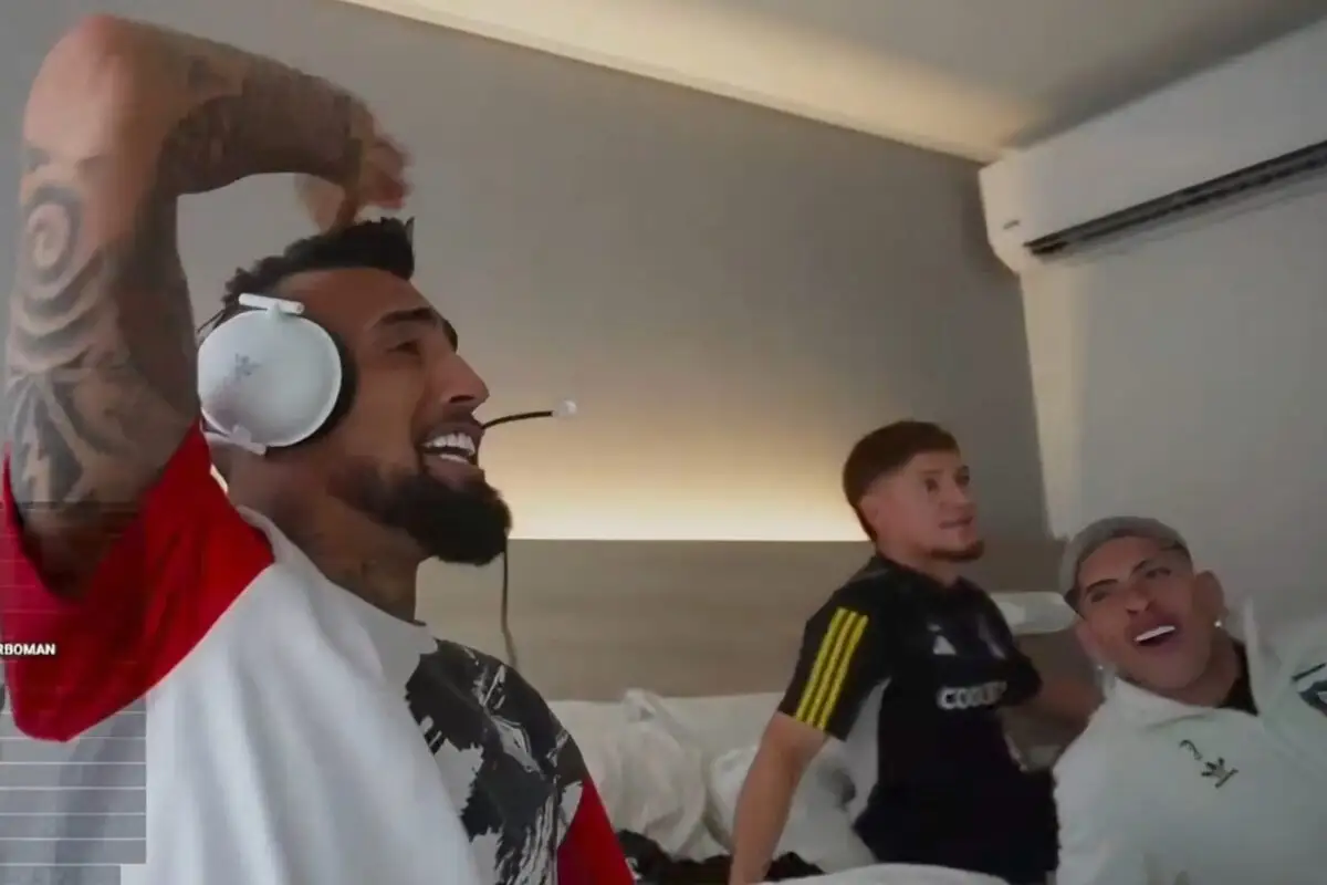 Reacción de Arturo Vidal al primer gol de Colombia.