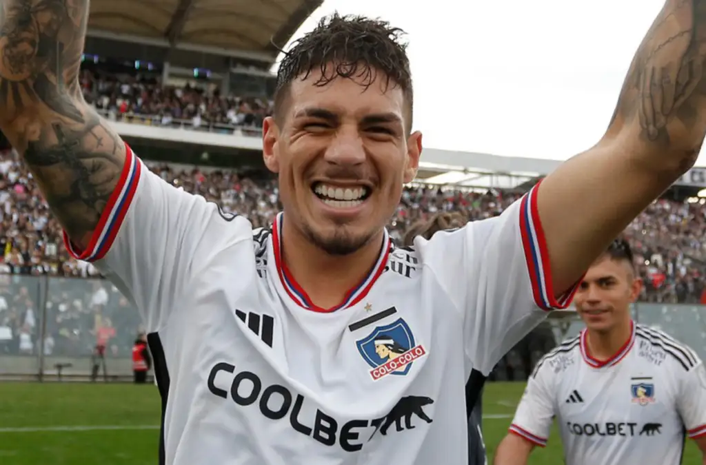 Alan Saldivia vive un gran presente en Colo-Colo.