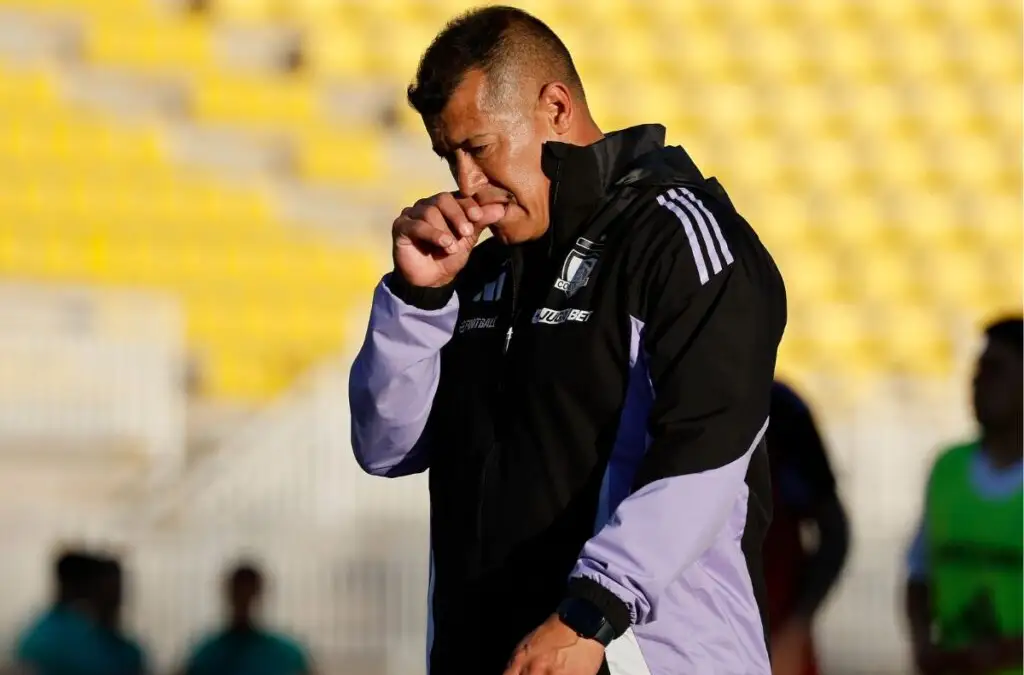 Todo indica que el ciclo de Jorge Almirón en Colo-Colo habria terminado.