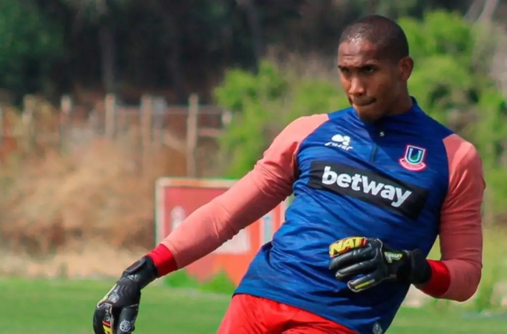 Omar Carabalí entrenando con Unión la Calera.