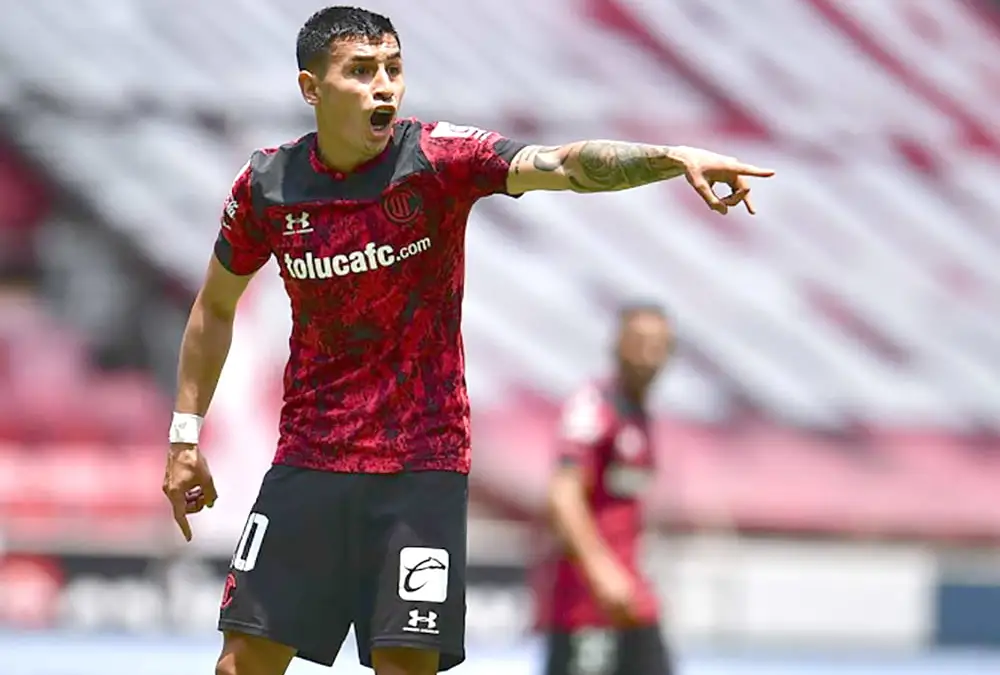 Claudio Baeza tiene contrato con Toluca hasta diciembre de 2024.