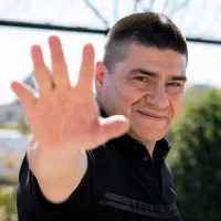 [Fotos y Videos]: Así fue la llegada de las primeras figuras en arribar a la despedida de Esteban Paredes
