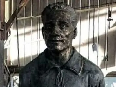 Está terminada: Así es la estatua a David Arellano que será inaugurada en el Estadio Monumental