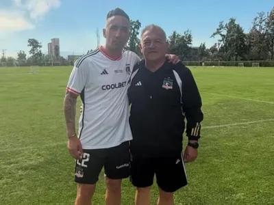 Lucas Barrios agradece a Claudio Borghi tras dirigirlo por primera vez: “Por traerme al más grande”