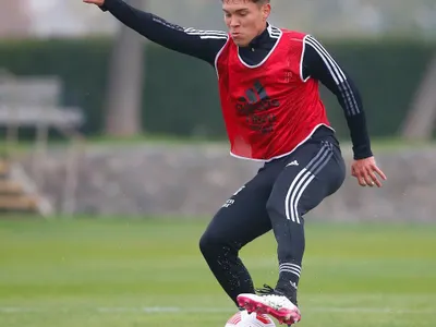 ¿Cómo juega Lucas Soto, la sorpresa juvenil que incluyó en la nómina Gustavo Quinteros?