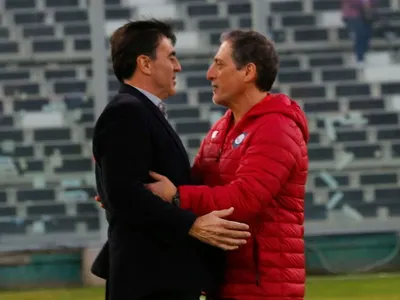 [VIDEO] Así recibieron los jugadores de Colo-Colo a Mario Salas en su retorno al Estadio Monumental