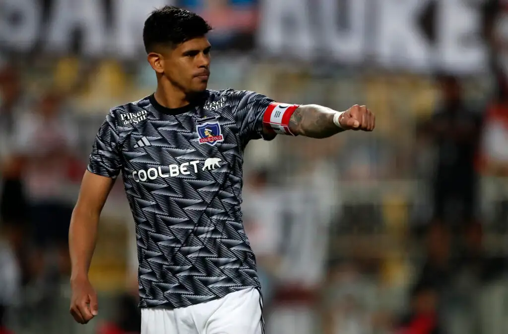 Esteban Pavez en el duelo de la Supercopa frente a Magallanes.