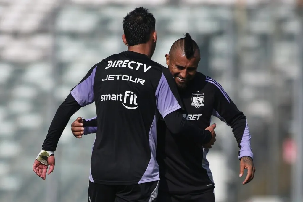 Correa y Vidal en el entrenamiento Colo-Colo vs Santa Cruz.
