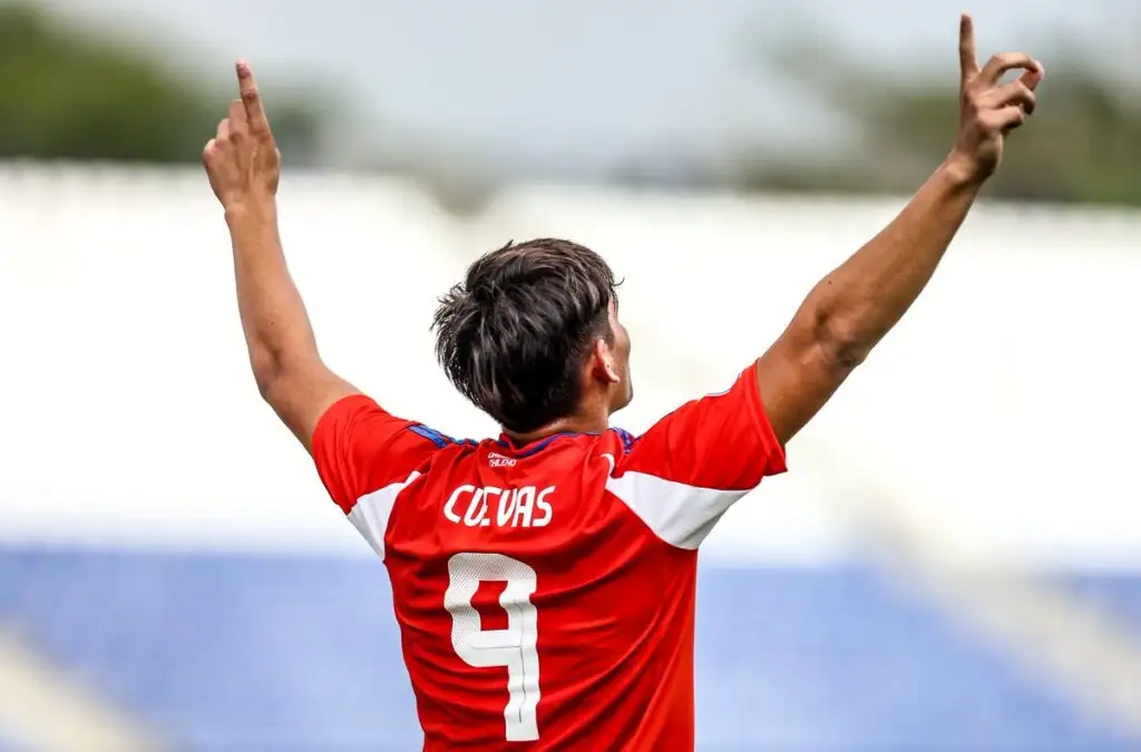 Hinchas de Colo-Colo piden mayor protagonismo para Yastin Cuevas.