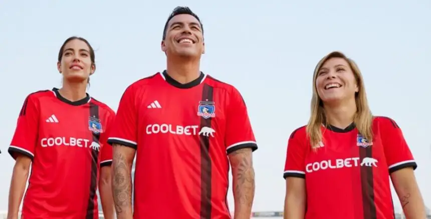 La nueva camiseta reserva de Colo-Colo.