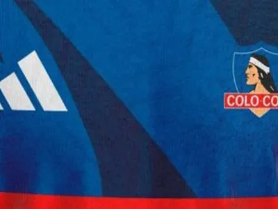 Causó controversia en los hinchas: Diseñan extraña camiseta de Colo-Colo con los colores de su escudo