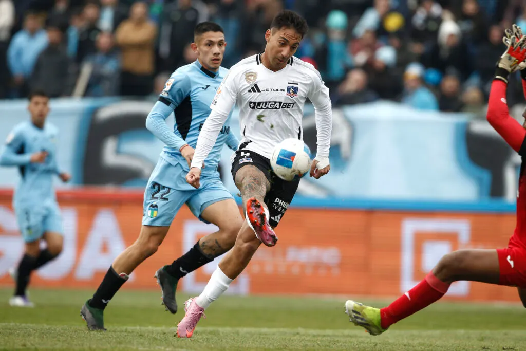 Futbol, O’Higgins vs Colo Colo, Fecha 17 Liga de Primera 2025. El jugador de Colo Colo Javier Correa, centro, convierte su gol contra O’Higgins durante el partido de primera division disputado en el estadio Jorge Silva en San Fernando, Chile. 27/07/2025 Jorge Loyola/Photosport Football, O’Higgins vs Colo Colo 17nd turn, 2025 First division league Colo Colo’s player Javier Correa, center, scores his goal against O’Higgins during the first division match at the Jorge Silva stadium in San Fernando, Chile. 27/07/2025 Jorge Loyola/Photosport