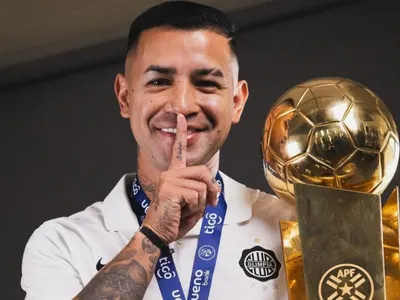 Representante de Derlis González rompe el silencio ante la posibilidad de fichar por Colo-Colo