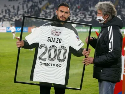 La particular jineta de capitán que usaría Gabriel Suazo ante Inter de Porto Alegre
