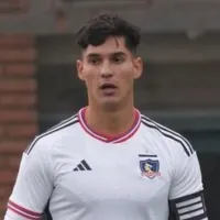 Era capitán en la Proyección, no fue considerado en Colo-Colo y debutó profesionalmente con otro club