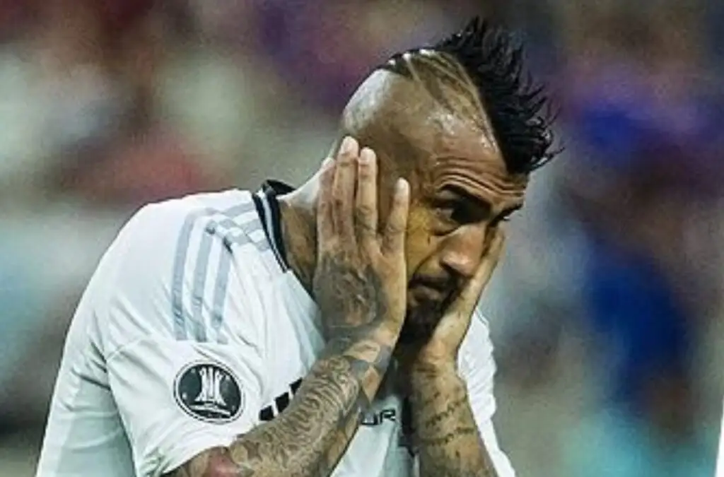Juan Cristóbal Guarello cuestionó a Arturo Vidal por su nivel en Colo-Colo.
