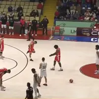 [VIDEO] Equipo de Colo-Colo básquetbol realizó emotivo homenaje a hinchas fallecidos
