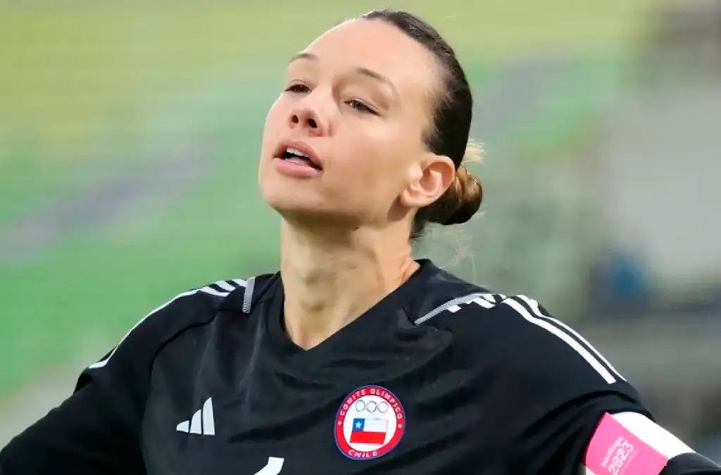 Christiane Endler anunció su retiro de ‘La Roja’ femenina.
