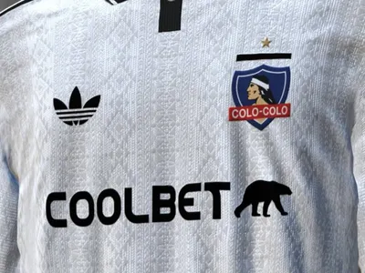 ¿Para el centenario? Diseñan camisetas de Colo-Colo que desataron la locura entre los hinchas