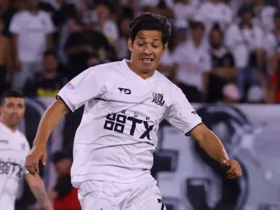 Hinchas de Colo-Colo piden sacar a Matías Fernández del retiro tras soberbio nivel en la despedida de Jaime Valdés