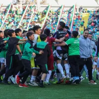 Pasó desapercibido: El tierno gesto de jugadores de Colo-Colo con la escuela de fútbol de Audax Italiano