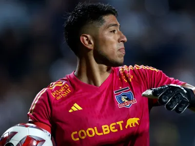 Adelantan que Colo-Colo inició contactos con el posible reemplazante de Brayan Cortés