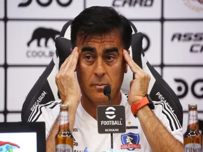 Gustavo Quinteros manda un tajante mensaje a Blanco y Negro por los últimos refuerzos de Colo-Colo
