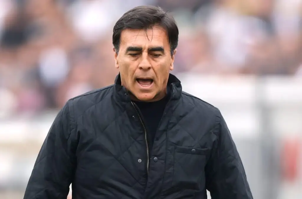Gustavo Quinteros no seguiría en Colo-Colo tras terminar su contrato.