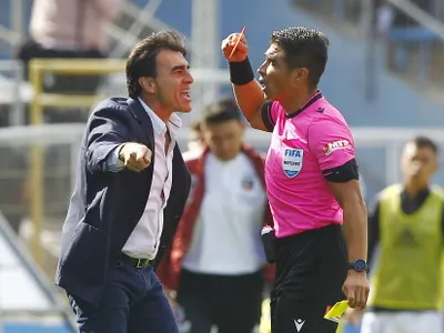 Se confirma la sanción de Gustavo Quinteros por su expulsión ante la ‘UC’