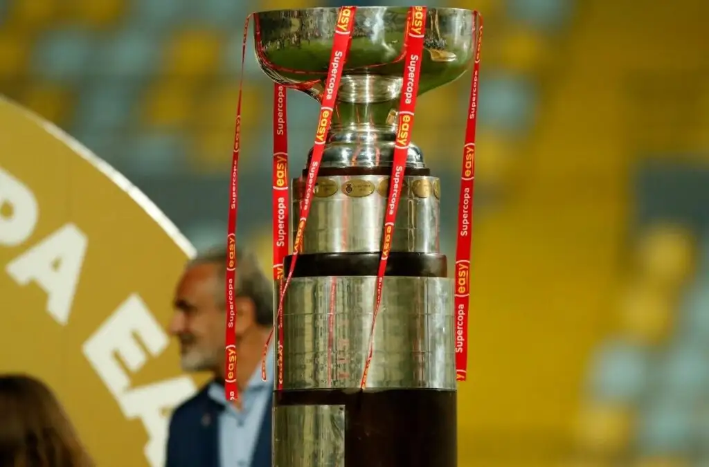 La suspensión de la Supercopa generó gran polémica.