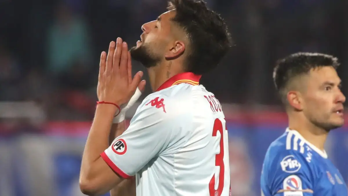 Jeyson Rojas con la camiseta de Unión Española.