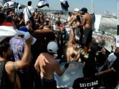 El «Guatón Carlos» no fue el primero: El otro integrante de la Garra Blanca que lo llevaron en un féretro al Monumental