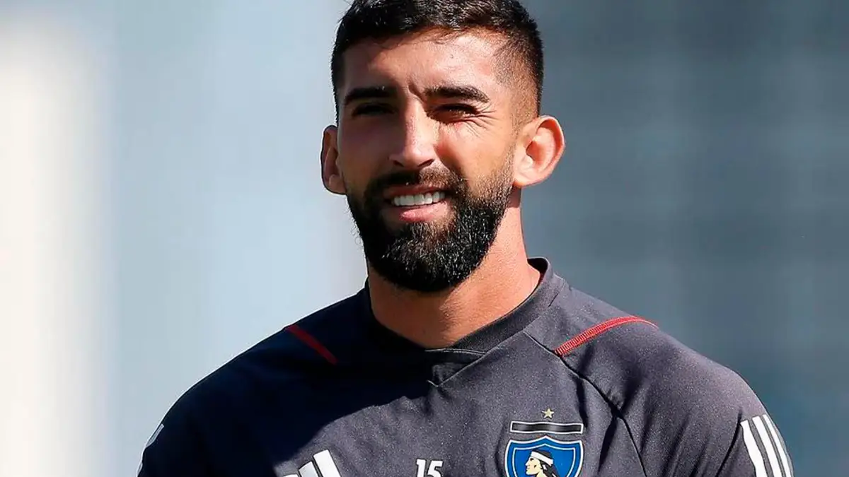 Emiliano Amor durante un entrenamiento con Colo-Colo.